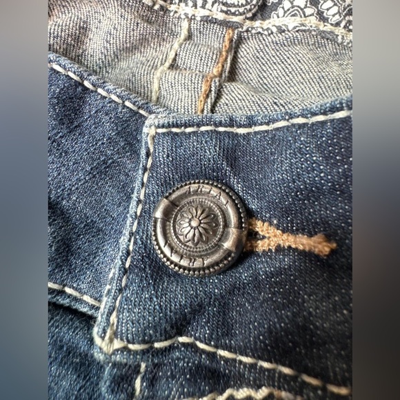 NWT Ariat Mid Rise Denim Jeans - Picture 2 of 8